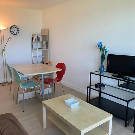 Varaville: Face A La Avec Loggia Et Parking Prive, 4 Pers. - Fr-1-487-306 Apartment